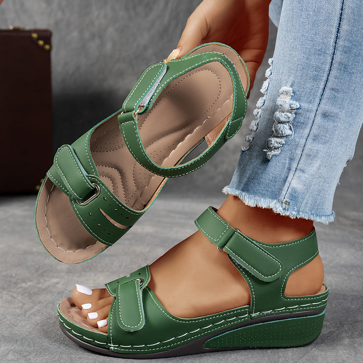 **Sandales Orthopédiques Celima en Cuir Luxe - Élégance et Confort**